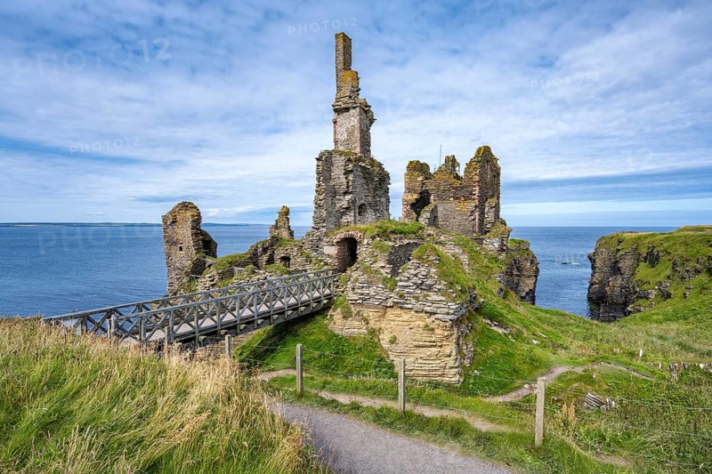 Girnigoe and Sinclair Castle, Rock Castle on the North Sea Coast, Wick, County Caithness, Scotland, United Kingdom, Europe