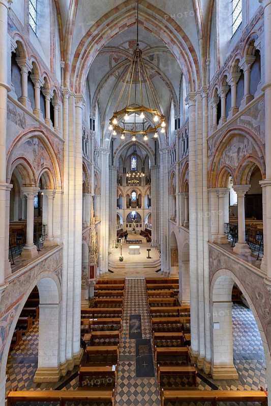 Nave and choir, Limburg Cathedral of Saint George or Georgsdom, Limburg an der Lahn, Hesse, Germany, Europe