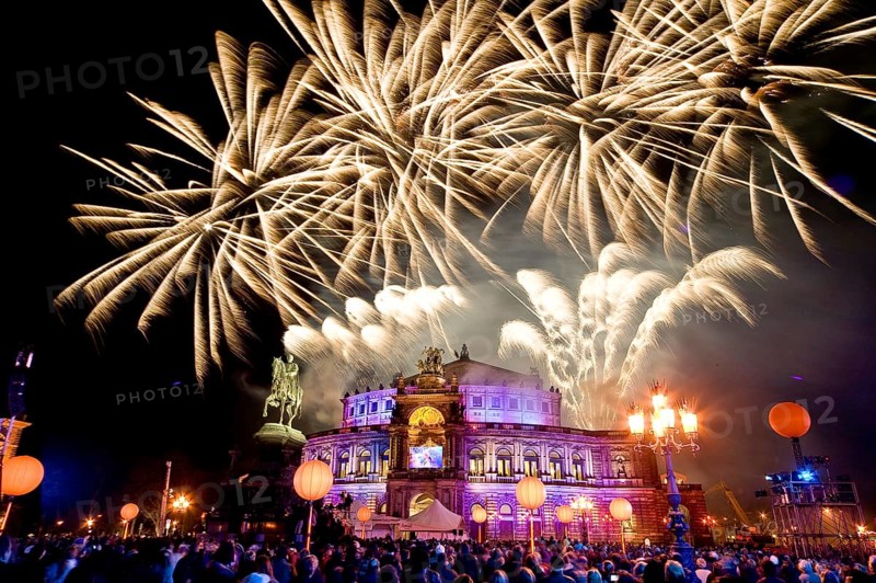 Fireworks for the Semper Opera Ball on Theatre Square