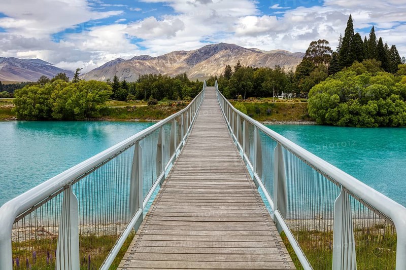 Maclaren-FuÃŸgÃ¤ngerbrücke, Lake Tekapo, Neuseeland