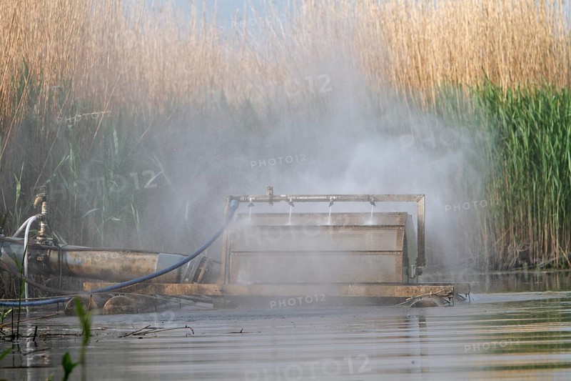 Water management facility to increase the oxygen content of the water, Peene Valley River Landscape nature park Park, Mecklenburg-Western Pomerania, Germany, Europe