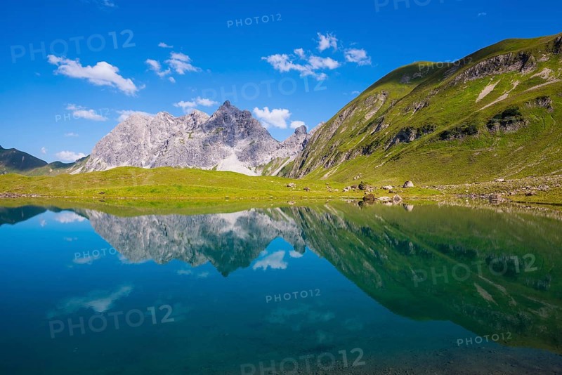Eissee, Oytal, behind it GroÃŸer Wilder, 2379m, Hochvogel- and Rosszahngruppe, AllgÃ¤u Alps, AllgÃ¤u, Bavaria, Germany, Europe
