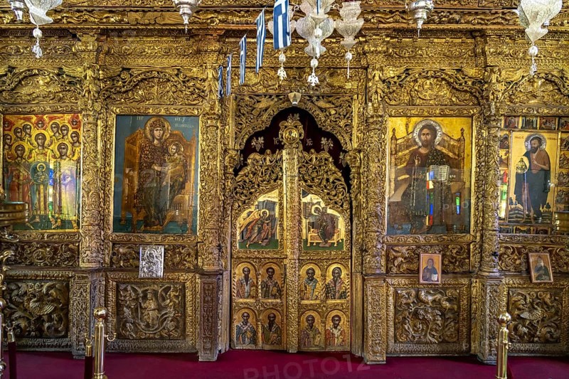Iconostasis in the interior of the Timiou Stavrou or Holy Cross Church in Pano Lefkara, Cyprus, Europe