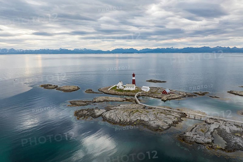 Tranoy Fyr Lighthouse, Tranoy Fyr, Lofoten in the back, Hamaroy, Ofoten, Vestfjord, Nordland, Norway, Europe