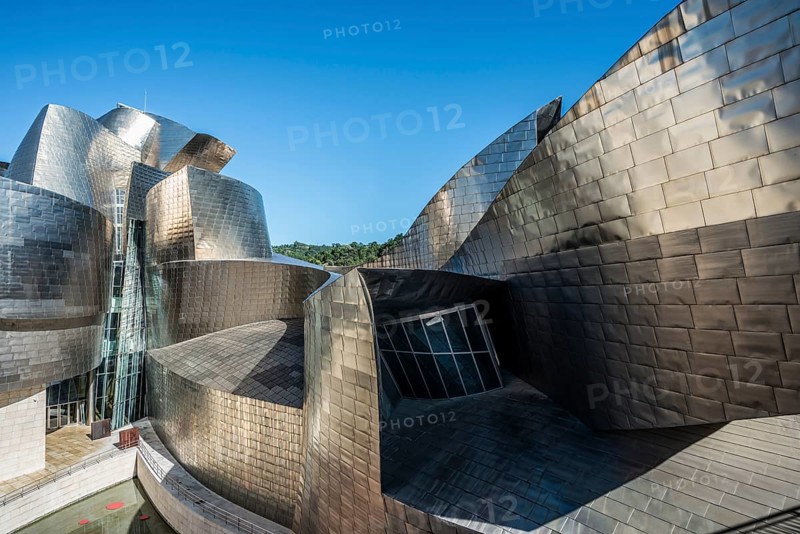 Guggenheim Museum Bilbao, architect Frank O. Gehry, Bilbao, Basque Country, Spain, Europe