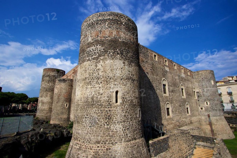 Super wide angle, Castello Ursino, tower, castle complex, cooled lava, Catania, Old Town, Baroque Old Town, Eastern Cuisine, Sicily, Italy, Europe