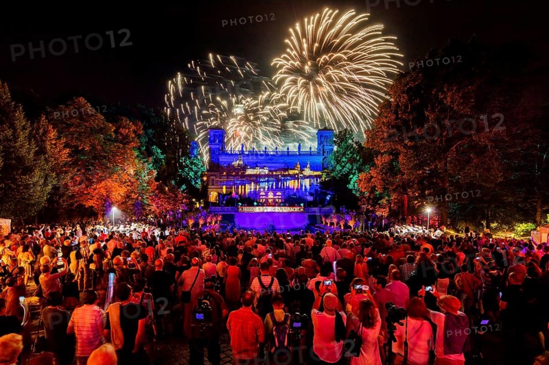 DEU Saxony Dresden 10th Dresden Castle Night Fireworks at Albrechtsberg Castle