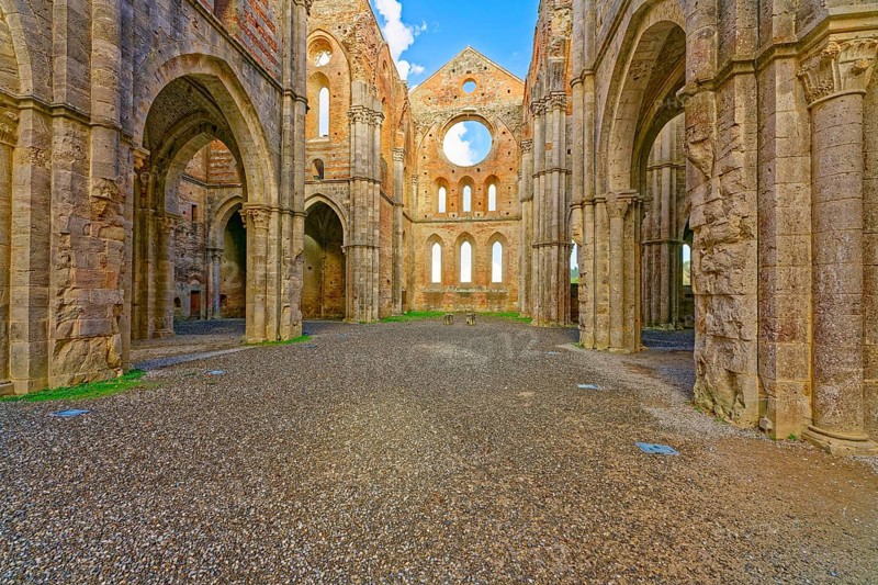 Nave, crossing and choir, church ruins of the Cistercian Abbey of San Galgano, Abbazia San Galgano, Gothic, Chiusdino, Tuscany, Italy, Europe