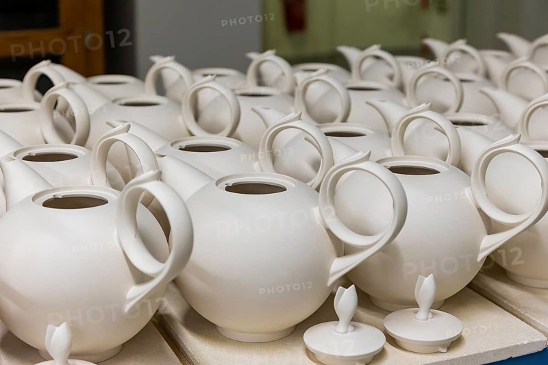 Meissen is the oldest porcelain manufactory in Europe and has stood for unique craftsmanship since its foundation in 1710. Jug blanks in front of firing