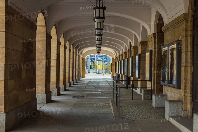 Arcades of the Schauspielhaus Dresden. Dresden Corona time, the otherwise lively city centre of Dresden lies deserted in the Corona pandemic