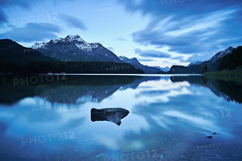 Morning atmosphere at Lake Sils behind Piz da la Margna, Sils, Engadin, Canton Graubünden, Switzerland, Europe
