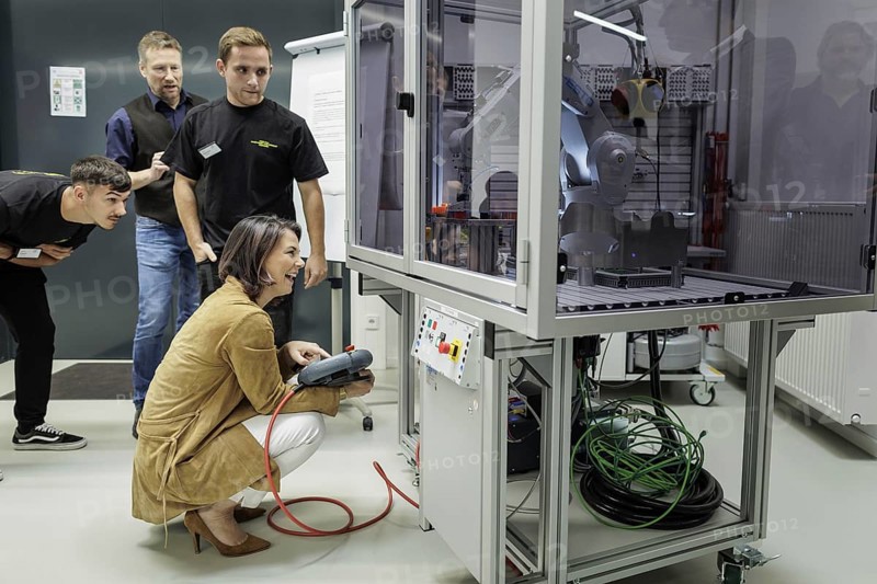 Annalena BÃ¤rbock (Bündnis 90 Die Grünen), Federal Minister for Foreign Affairs, photographed during a visit to the vocational school in Germersheim with trainees from a Franco-German project. 21.07.2023., Germersheim, Germany, Europe