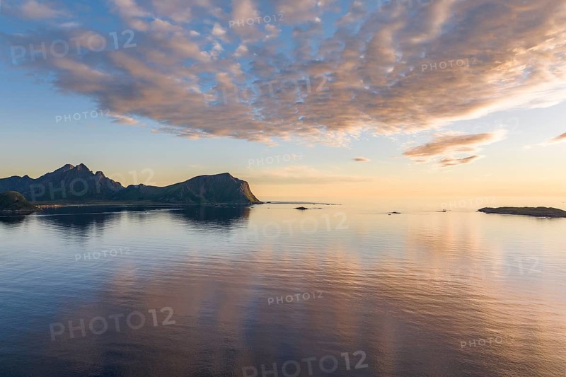 Mountains by the fjord in the evening, coast near Nyksund, Langoya Island, Vesteralen, Northern Norway, Norway, Europe
