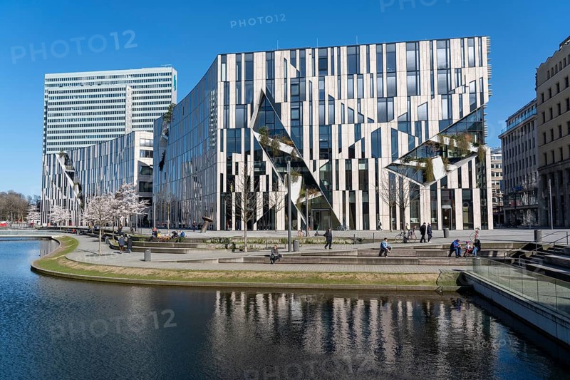 Kö-Bogen building, shops, restaurants and offices, at the Hofgarten, behind Dreischeibenhaus, Düsseldorf, Germany, Europe