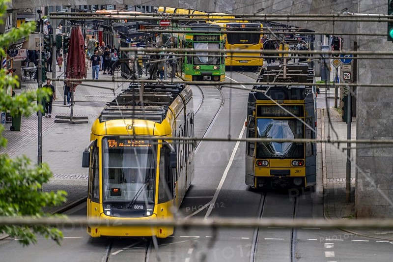Bus and tram stop Mülheim city centre, at the town hall, Mülheim an der Ruhr, North Rhine-Westphalia, Germany, Europe