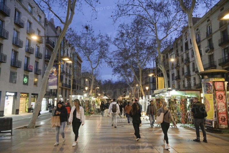 People, evening walk, La Rambla, Barcelona, Catalonia, Spain, Europe