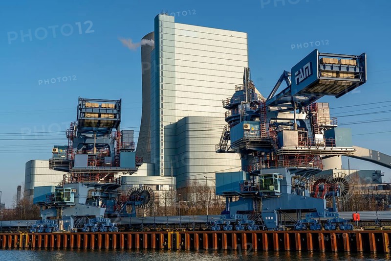 The Datteln 4 hard coal-fired power plant, operated by Uniper, on the Dormtund-Ems Canal, scheduled to go online in summer 2020 following the coal compromise, coal loading facilities, Datteln, Germany, Europe