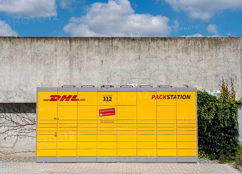 DHL Packstation, pick up and drop off DHL parcels