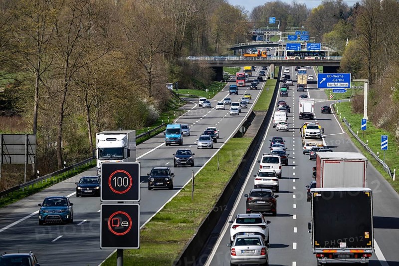 Motorway A40, Ruhrschnellweg, near Bochum, dense traffic, in front of the motorway junction Bochum, A43, view in west direction, North Rhine-Westphalia, Germany, Europe