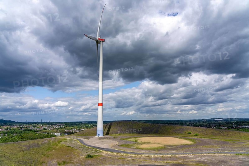 The Mottbruchhalde, wind turbine, hub height of 131 metres, type Enercon E-138, Gladbeck, North Rhine-Westphalia, Germany, Europe
