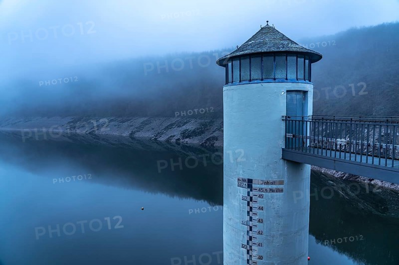 The dam wall of the Urft dam, in the Eifel, reservoir, in winter, fog, near Schleiden, North Rhine-Westphalia, Germany, Europe