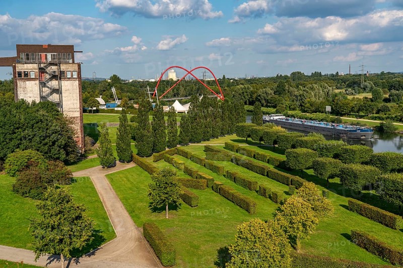 The Nordsternpark, former site of the Nordstern colliery, cargo ship, tanker, on the Rhine-Herne Canal, in Gelsenkirchen, North Rhine-Westphalia, Germany, Europe