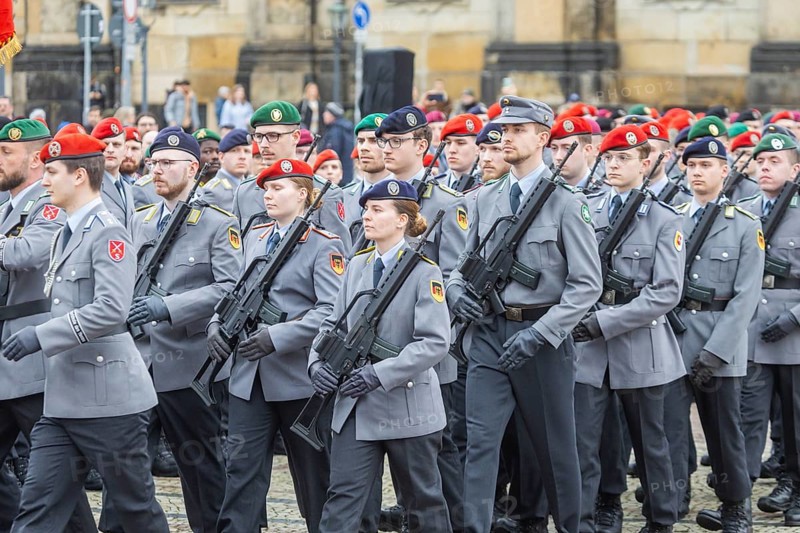 Public roll call of the Army Officers' School on Theatre Square: Bundeswehr honours and bids farewell to young soldiers, Dresden, Saxony, Germany, Europe