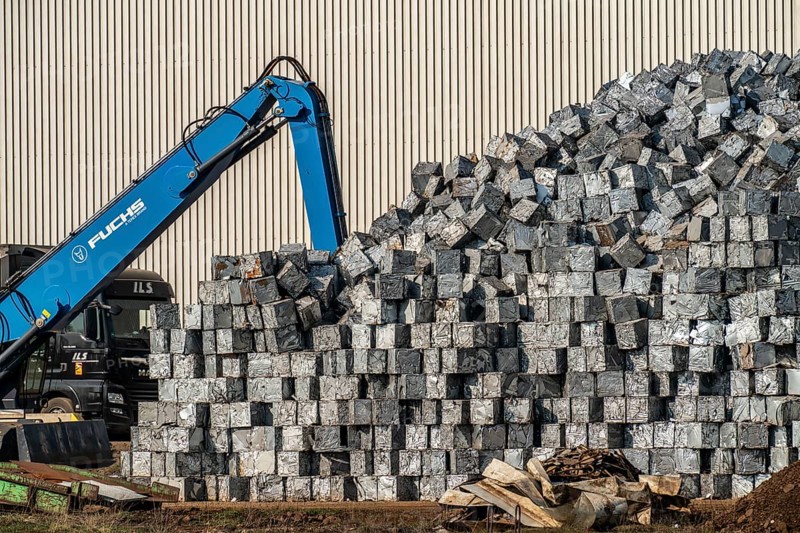 Duisburg-Ruhrort inland port, forwarding island, recycling of scrap metal, scrap metal, aluminium scrap, Duisburg, North Rhine-Westphalia, Germany, Europe