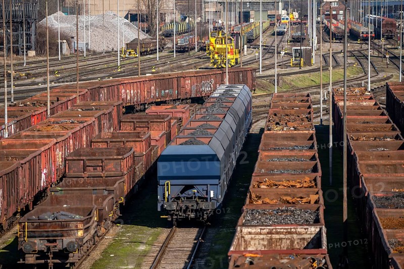 Metal scrap delivery, by rail, to HKM, Hüttenwerke Krupp-Mannesmann in Duisburg-Hüttenheim, they are melted down again and processed into steel products, Duisburg, North Rhine-Westphalia, Germany, Europe