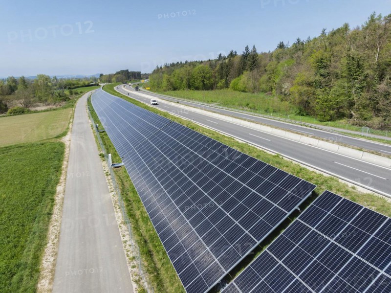 Aerial photo, solar modules, solar park, photovoltaics, power generation from solar energy on a noise barrier on the B33 federal road between Markelfingen and Allensbach, Constance district, Baden-Württemberg, Germany, Europe