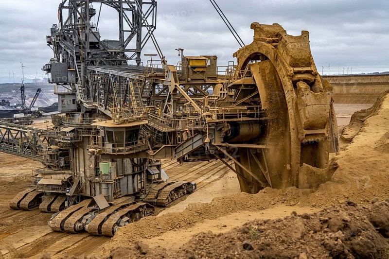 Opencast lignite mine Garzweiler 2, bucket wheel excavator 261 excavating the surface, at the rest of the hamlet Lützerath, bucket diameter is 17 metres, Erkelenz, North Rhine-Westphalia, Germany, Europe