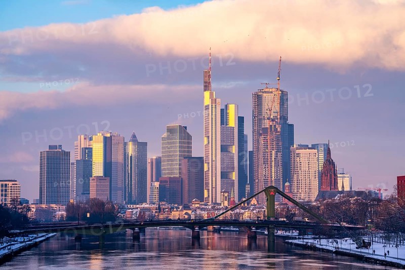 The skyline of Frankfurt am Main, skyscrapers of the banking district, FlöÃŸerbrücke, wintry morning, Hesse, Germany, Europe