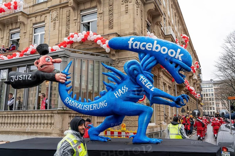 Rose Monday parade in Düsseldorf, street carnival, carnival float, by float builder Jacques Tilly, satirical float on the powerless justice system vis-a-vis internet companies such as Facebook
