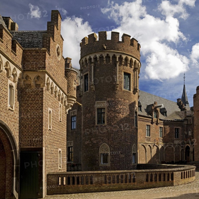 Paffendorf Castle, popular excursion destination, Bergheim, Rhine-Erft district, Rhenish lignite mining area, North Rhine-Westphalia, Germany, Europe