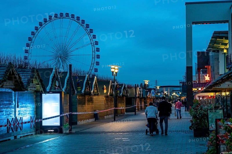The Christmas market at the Centro shopping centre, set up but closed due to the 2nd lockdown during the coronavirus crisis in November 2020, Oberhausen North Rhine-Westphalia, Germany, Europe