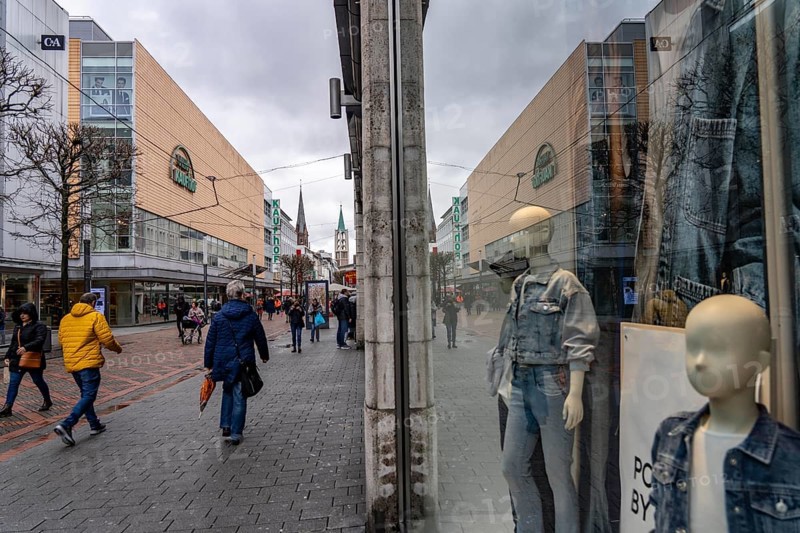 Galeria Kaufhof department stores' in the city centre of Gelsenkirchen, on BahnhofstraÃŸe, is affected by the department stores' group's closure plans and is due to close at the end of June 2023, North Rhine-Westphalia, Germany, Europe
