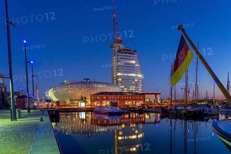 New harbour, harbour basin, harbour district, residential buildings, office buildings, Sail City building, hotel, Klimahaus Bremerhaven, marina and museum ships, part of the Harbour Worlds, in Bremerhaven, Bremen, Germany, Europe