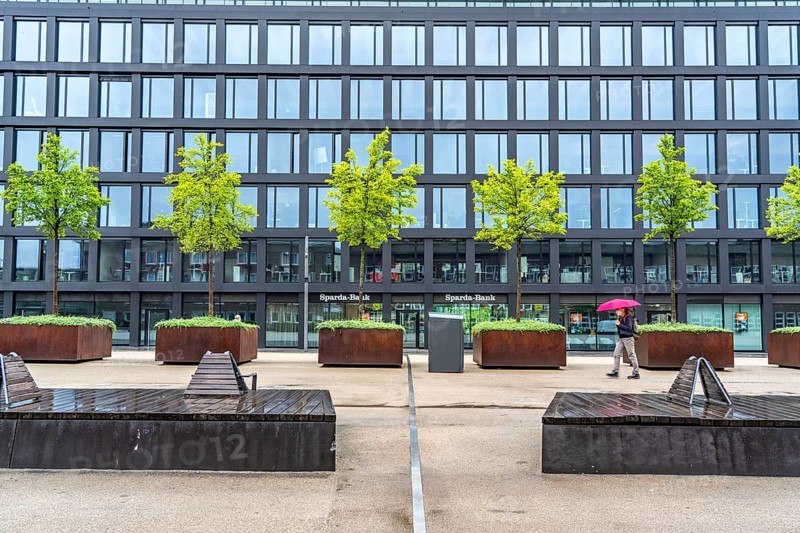 Mercator One office building, Magnolienhain, memorial in memory of the 21 victims of the Love Parade disaster and the injured, from 2010, at the main railway station, Portsmouthplatz, in Duisburg, North Rhine-Westphalia, Germany, Europe