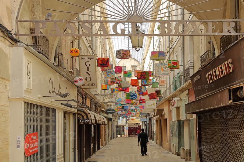 Narrow passage Boyer and decoration with colourful parcels, parcels, inscription, Carpentras, Vaucluse, Provence, France, Europe