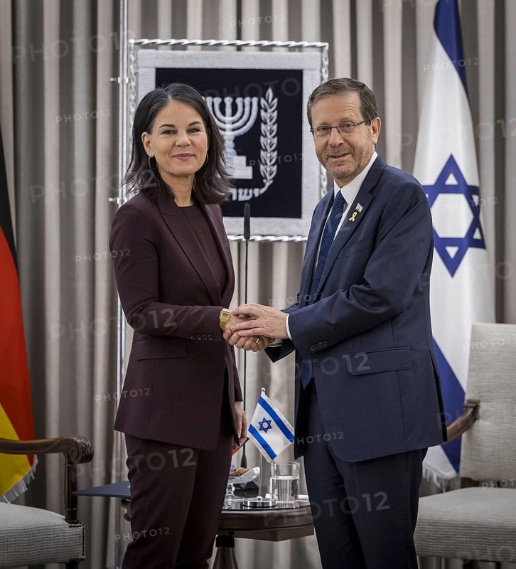 Annalena BÃ¤rbock (Alliance 90/The Greens), Federal Foreign Minister, photographed during her visit to Israel. Here at the meeting with President Yitzchak Herzog. 'Photographed on behalf of the Federal Foreign Office'