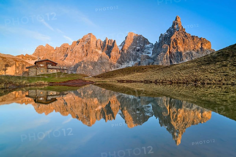 Laghetto Baita Segantini, fog, Cimon della Pala, Pala Group, Parco Naturale Paneveggio Pale di San Martino, Rolle Pass, Trentino