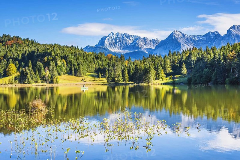 Geroldsee, behind it the Karwendel mountains, Werdenfelser Land, Upper Bavaria, Bavaria, Germany, Europe