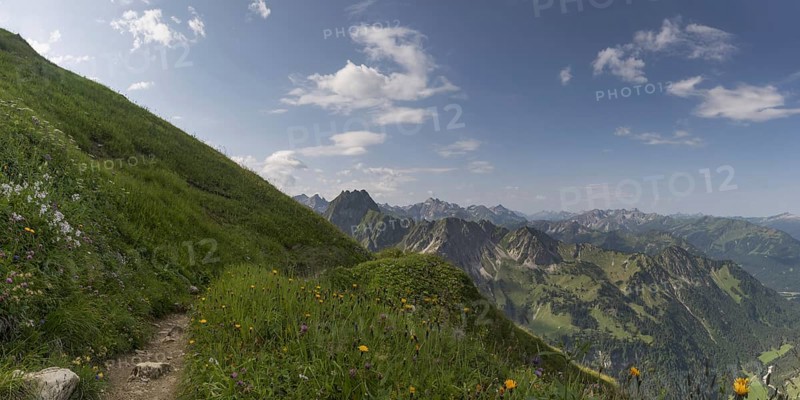 Laufbacher Eck-Weg, a panoramic high-altitude trail from the Nebelhorn into the Oytal, behind the Höfats, 2259m, AllgÃ¤u Alps, AllgÃ¤u, Bavaria, Germany, Europe