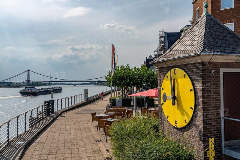 The Rhine at extremely low water, Rhine level at Emmerich pointing towards zero, Rhine promenade, North Rhine-Westphalia, Germany, Europe