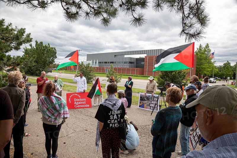Farmington Hills, Michigan USA, 30 June 2024, A protest, organized by members of the Jewish community, asks that the Zekelman Holocaust Museum stand against genocide in Gaza by issuing a statement for a permanent ceasefire