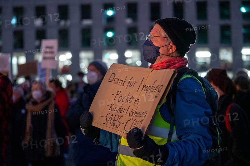 Demo, rally against lateral thinkers and anti-vaccinationists, per the Corona measures, organised by various groups, as a counterpoint to the walks of anti-vaccinationists and Corona deniers, in Essen North Rhine-Westphalia, Germany, Europe