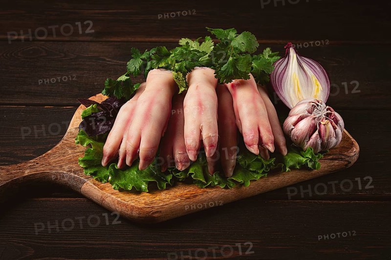 Raw, pig's feet, young piglet, piglet's hooves