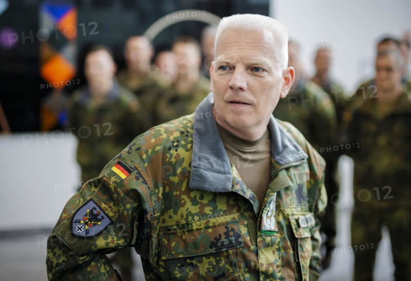 Here with Colonel Andre Hastenrath, leader of the preliminary command. By the fourth quarter of 2024, the preliminary command is set to grow to a deployment staff of around 150 members of the Bundeswehr. The army brigade will be reorganised in Lithuania with the name Panzerbrigade 45. Following the official commissioning of the brigade in 2025, the other forces will be deployed starting in 2025. The Lithuanian brigade should be operational by the end of 2027. Berlin, 08.04.2024