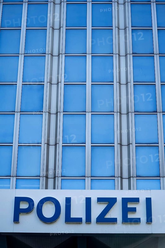 Police, building of a police authority Symbolic image