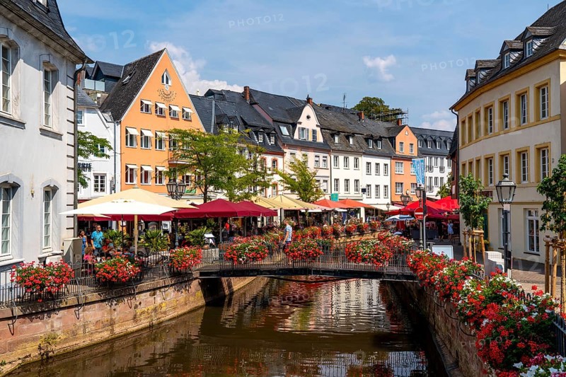 The town of Saarburg, on the Saar, at the market, gastronomy on the Leuk stream, flows into the Saar, gastronomy Rhineland-Palatinate, Germany, Europe